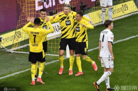 森林舞会の太空版:撒花,雷尼尔收获多特生涯处子球